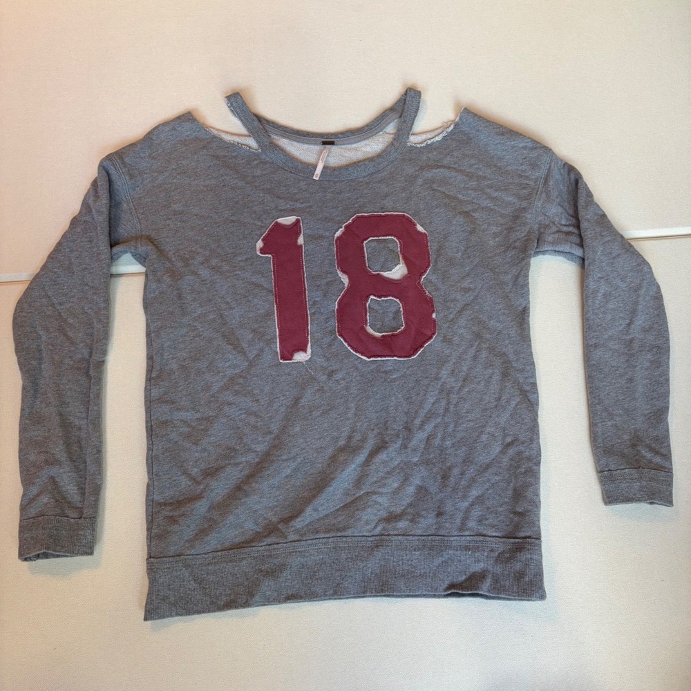 Free People Sweatshirt XS Gray Cold Shoulder Varsity 18 Jersey Pullover Top